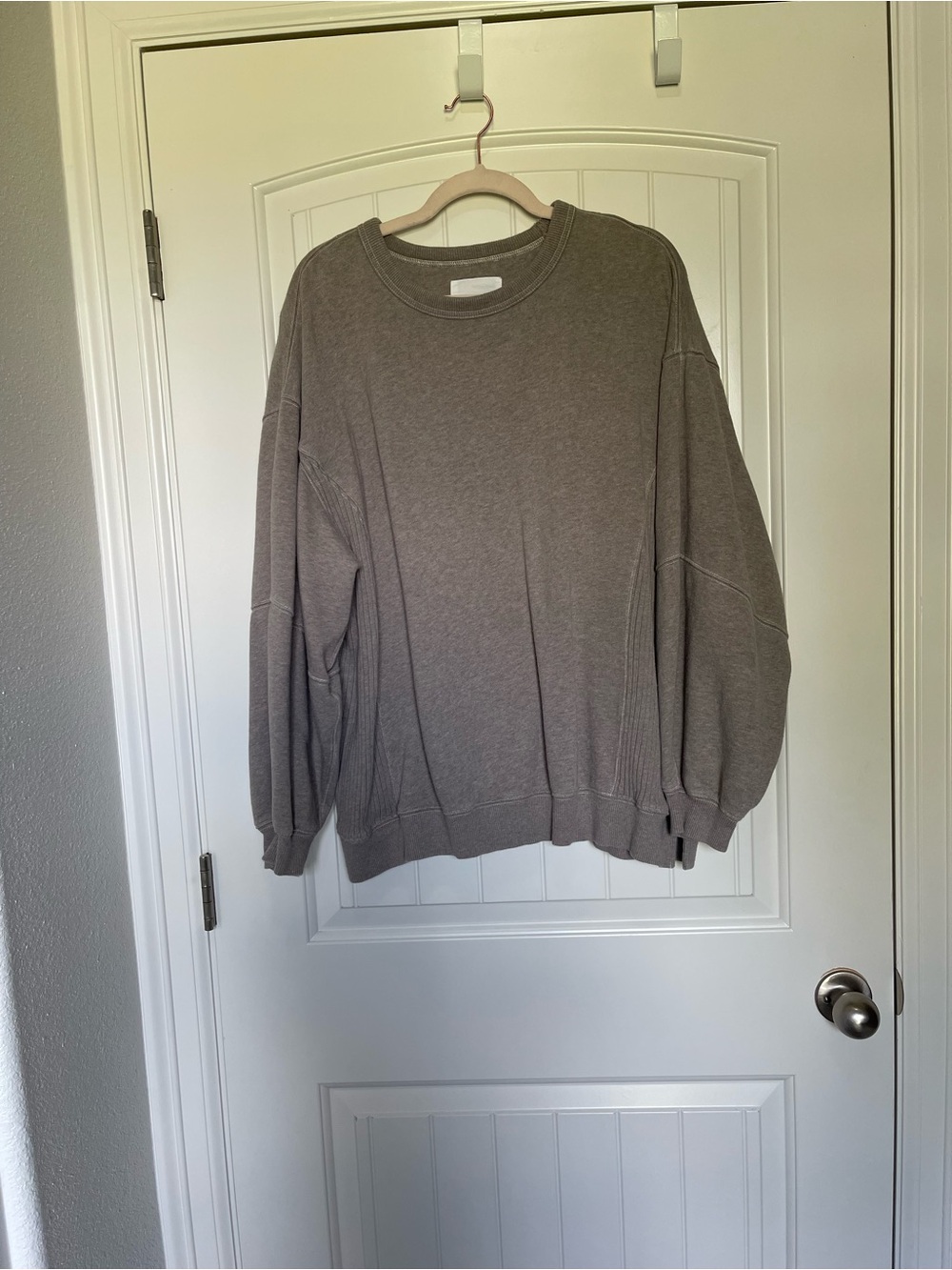 aerie Men's Crewneck Sweater in Taupe